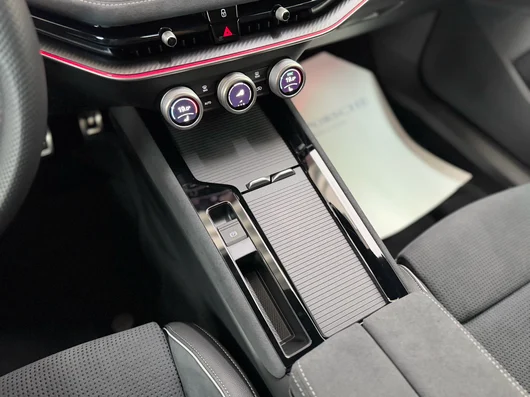 Bild eines Škoda Superb Combi 4x4 Sportline TDI DSG