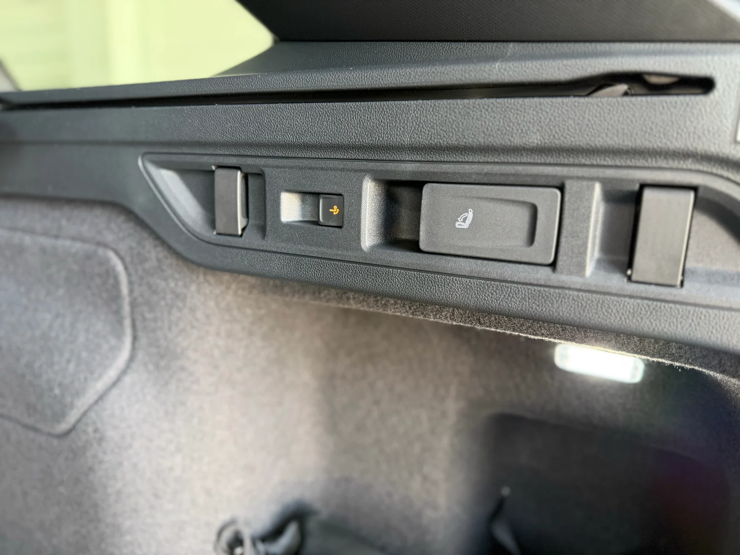Bild eines Škoda Superb Combi 4x4 Sportline TDI DSG