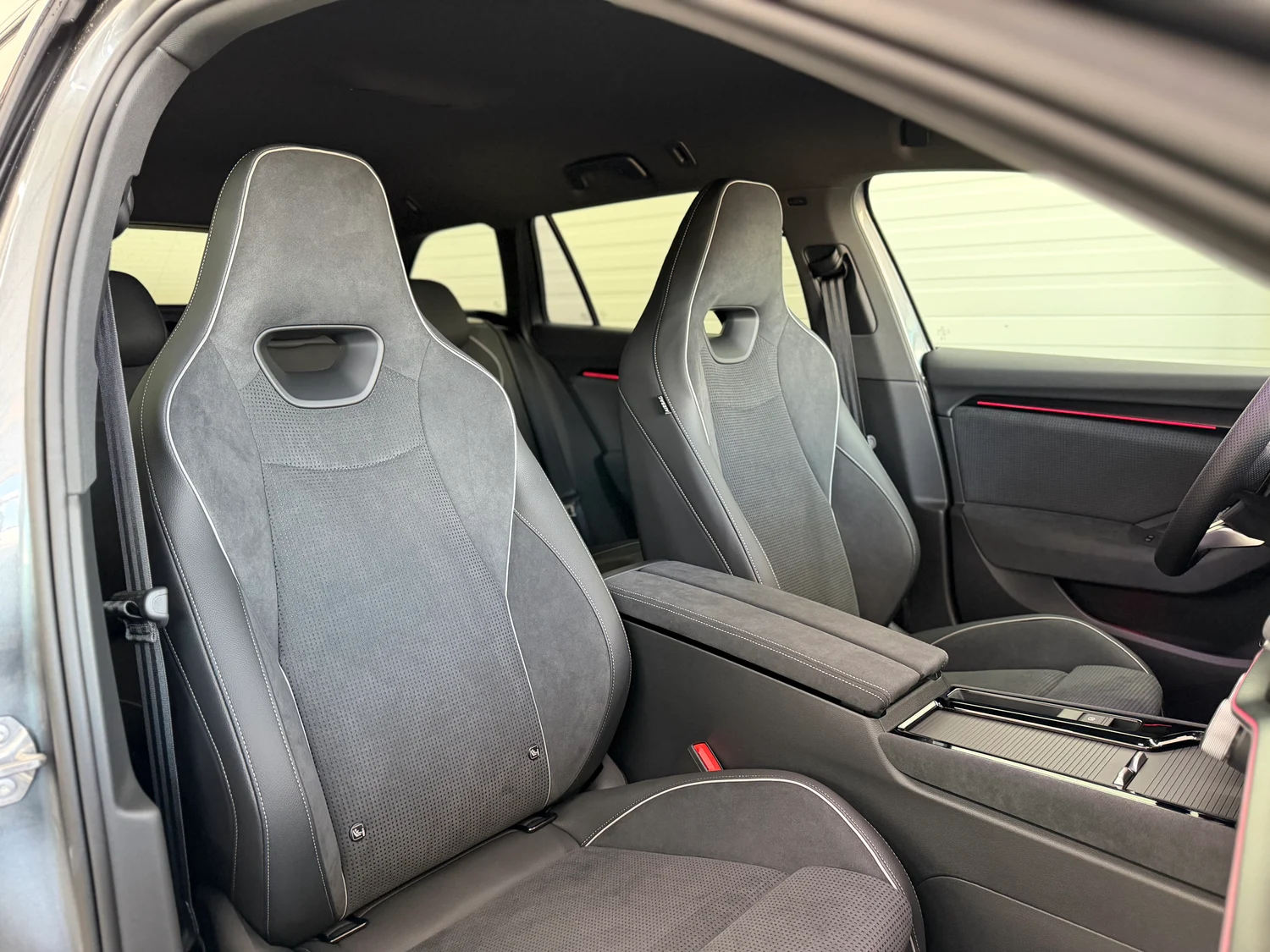 Bild eines Škoda Superb Combi 4x4 Sportline TDI DSG