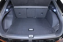 CUPRA Terramar 1.5 e-TSI 150 PS DSG in Nacht-Schwarz Metallic