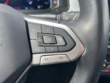 VW T-Roc Life TSI in Indium Grau Met. Dach Black Uni