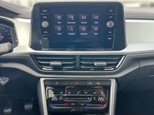 VW T-Roc Life TSI in Indium Grau Met. Dach Black Uni
