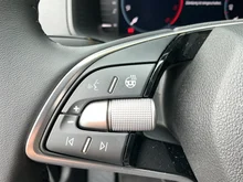 Škoda Karoq Selection TSI ACT in Smokey Diamond-Silber Metallic