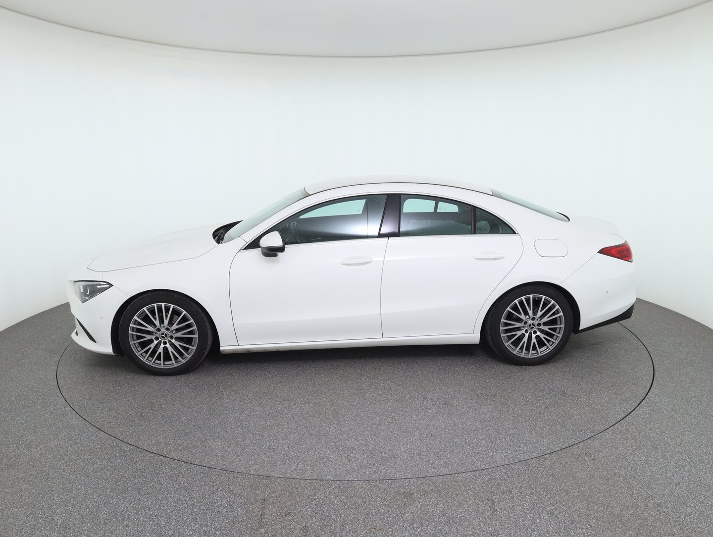 Mercedes CLA 180 d Aut. | Bild 8 von 31