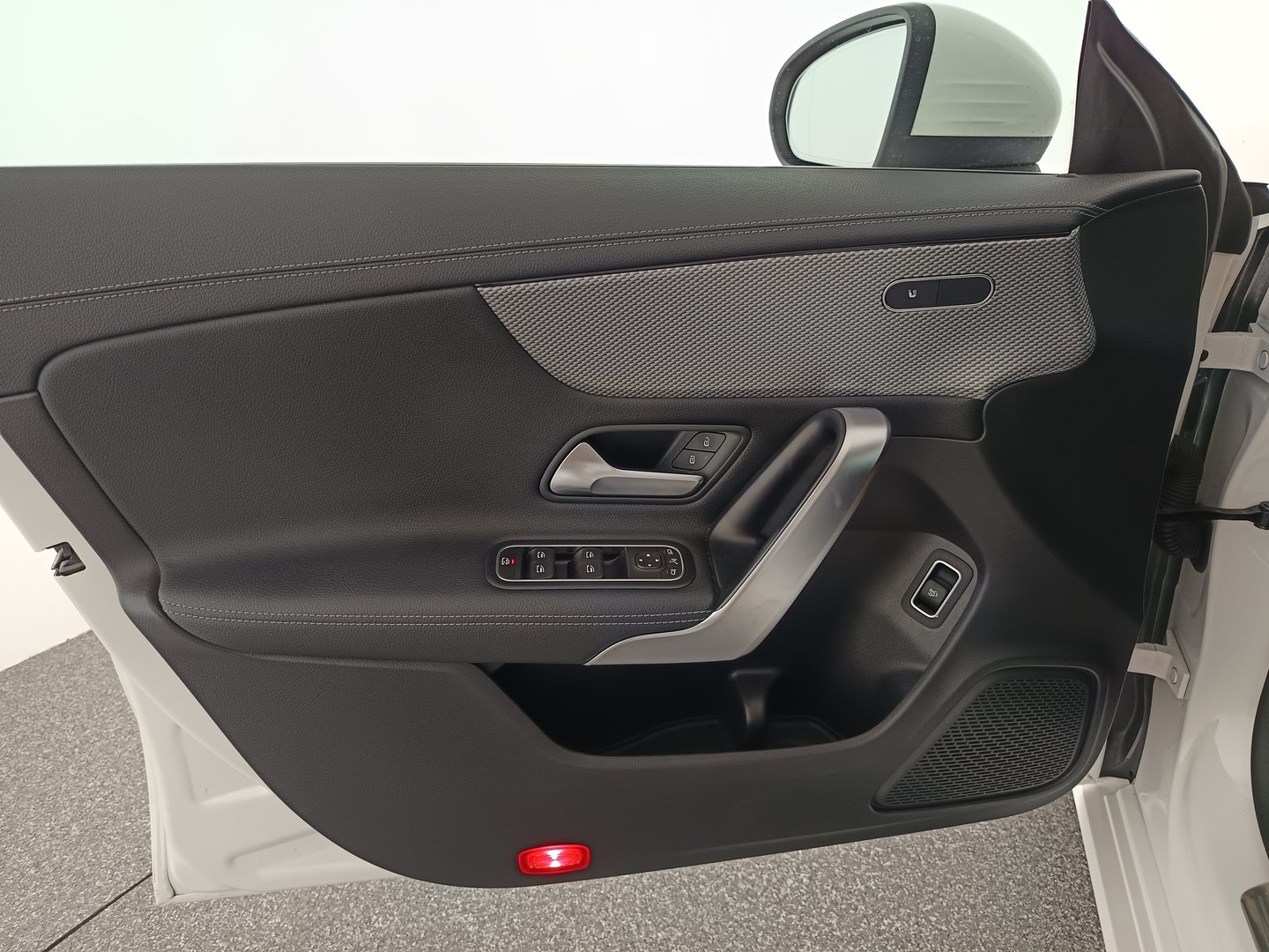 Mercedes CLA 180 d Aut. | Bild 10 von 31