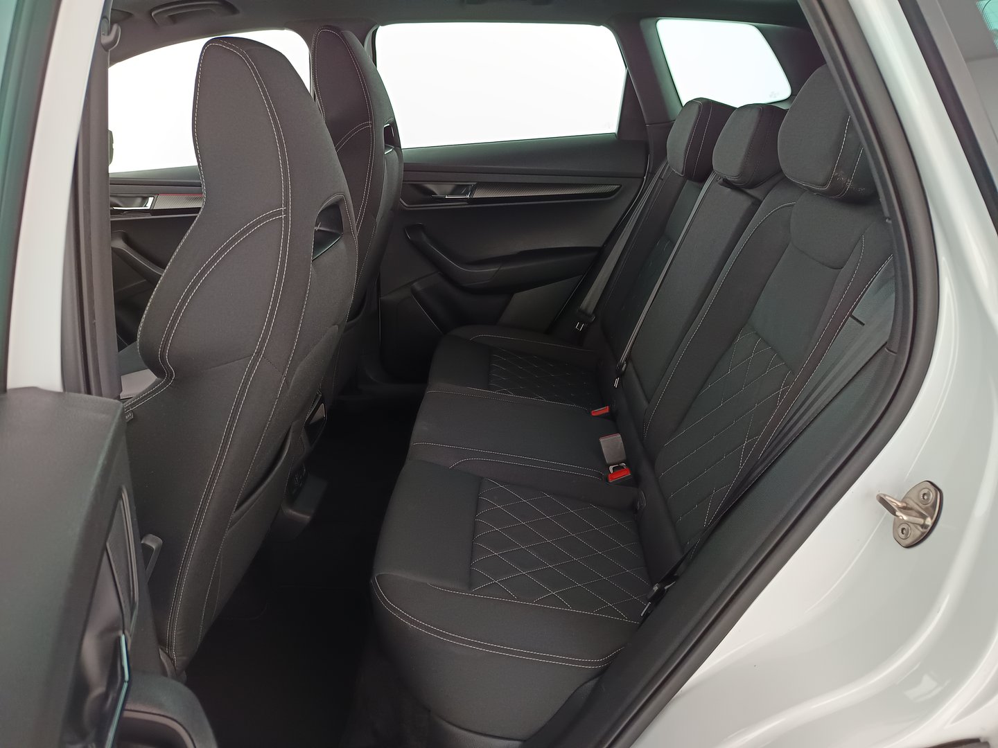 Škoda KAROQ SPORTLINE TSI DSG ACT | Bild 31 von 35