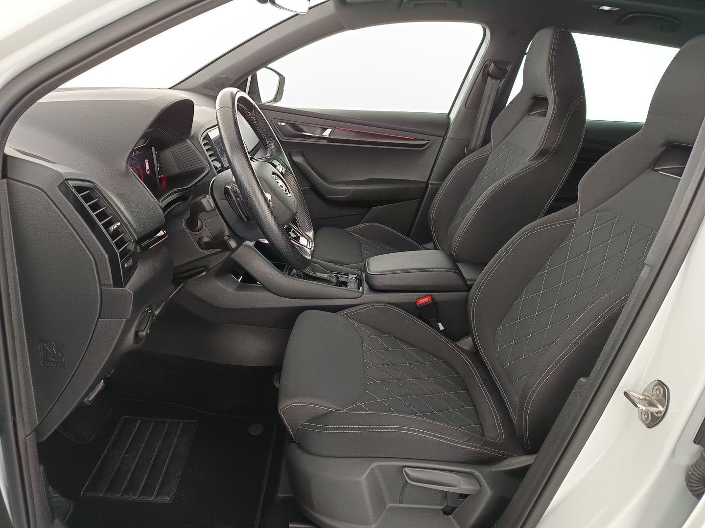 Škoda KAROQ SPORTLINE TSI DSG ACT | Bild 13 von 35