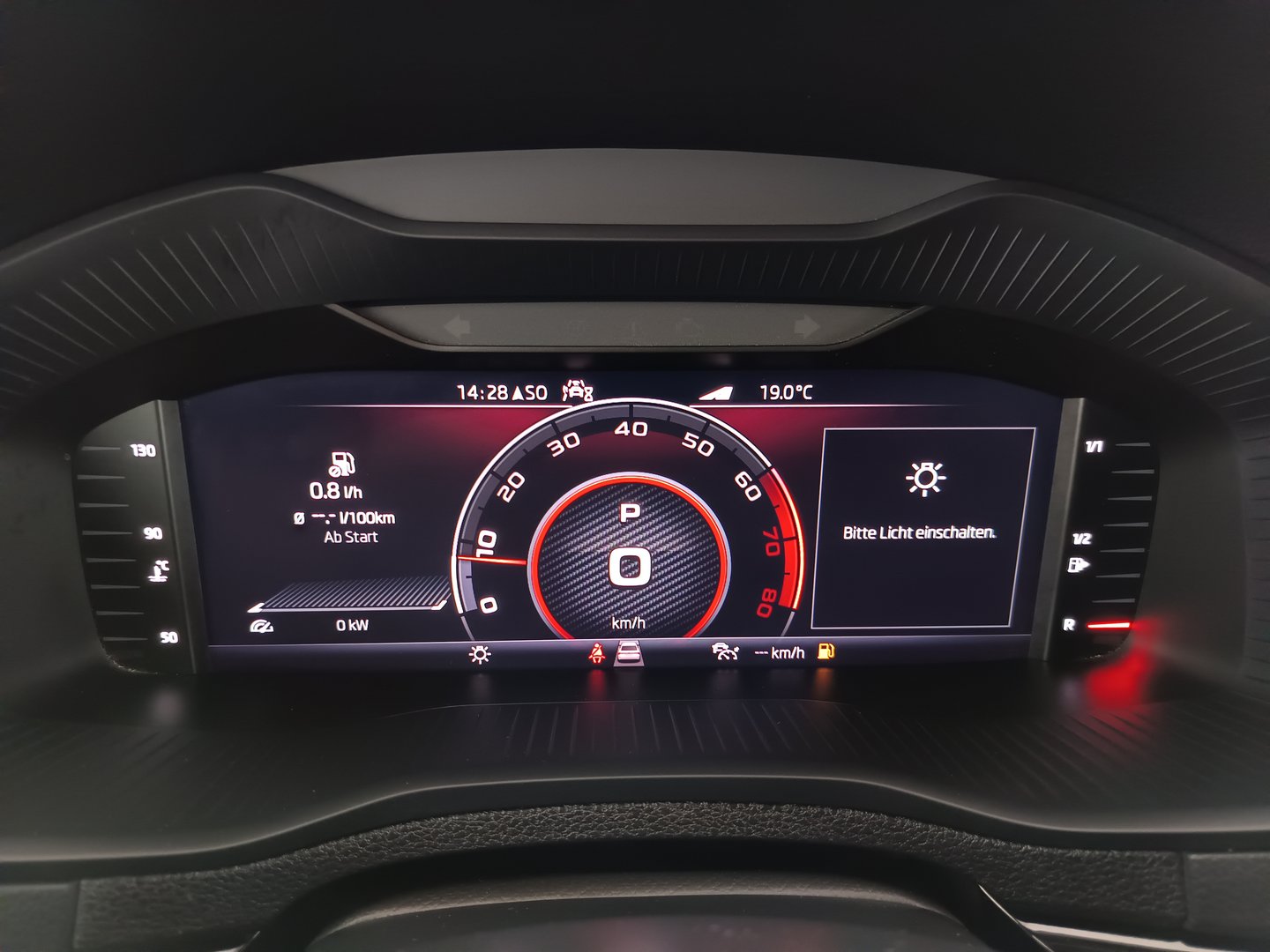Škoda KAROQ SPORTLINE TSI DSG ACT | Bild 15 von 35