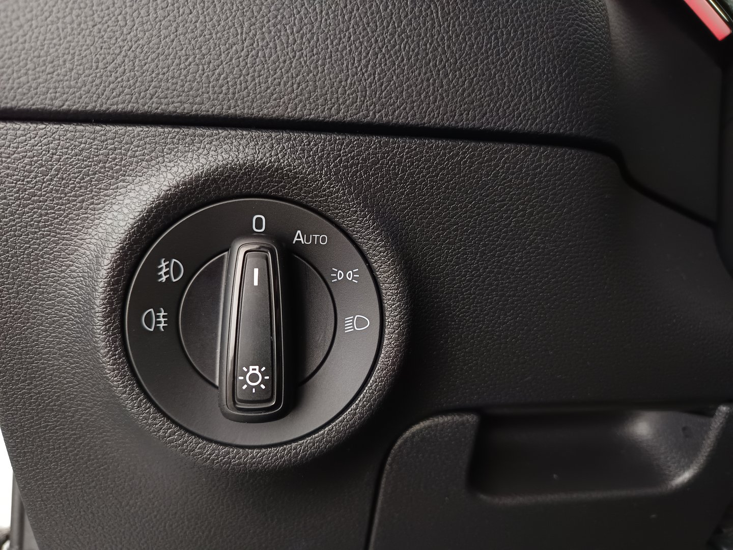 Škoda KAROQ SPORTLINE TSI DSG ACT | Bild 12 von 35