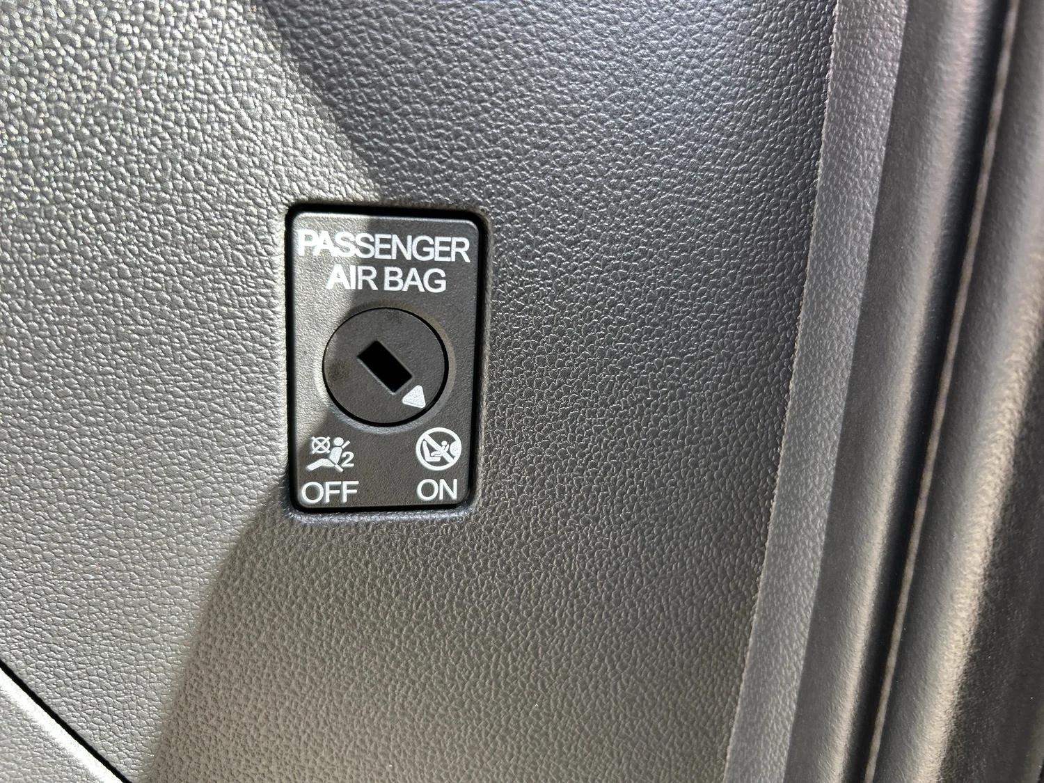 Bild eines VW T-Roc Life eTSI DSG