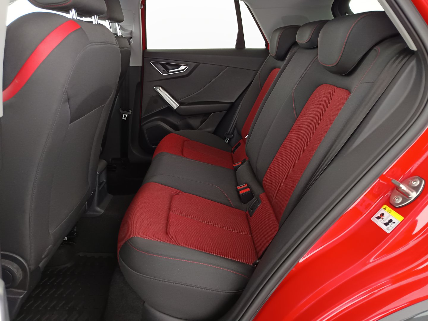 Audi Q2 1.6 TDI Sport | Bild 26 von 29