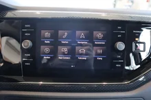 VW Taigo Life in schwarz - metallic-perleffektno