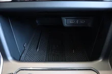 VW Taigo Life in schwarz - metallic-perleffektno
