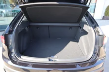 VW Taigo Life in schwarz - metallic-perleffektno
