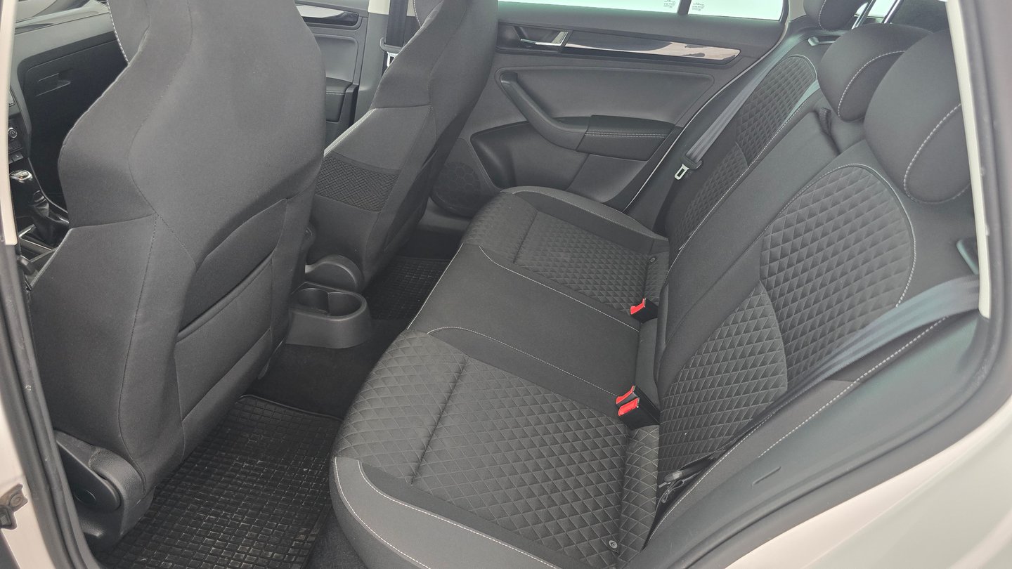 Škoda RAPID SPACEBACK Sport TSI | Bild 21 von 24