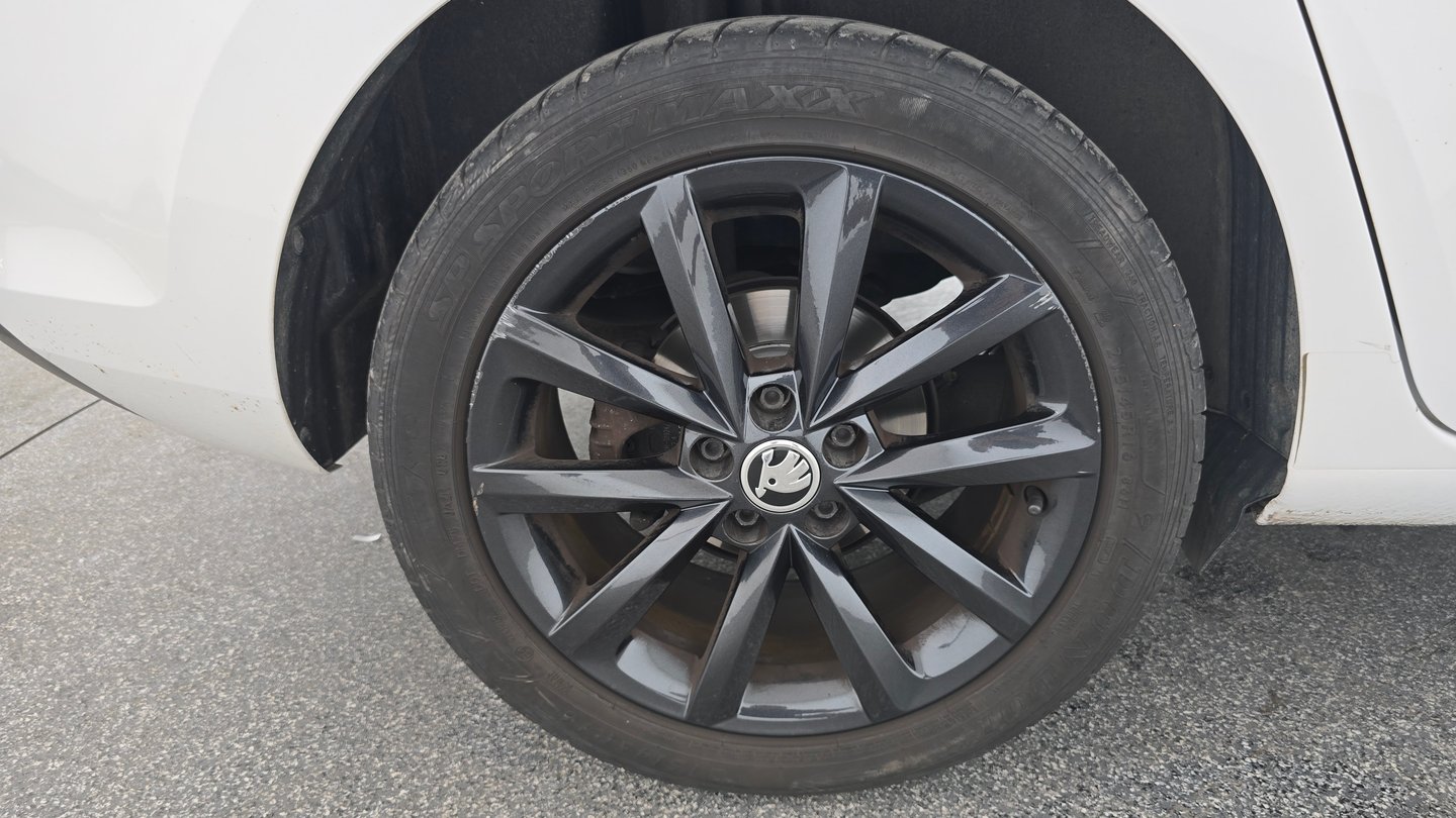 Škoda RAPID SPACEBACK Sport TSI | Bild 9 von 24