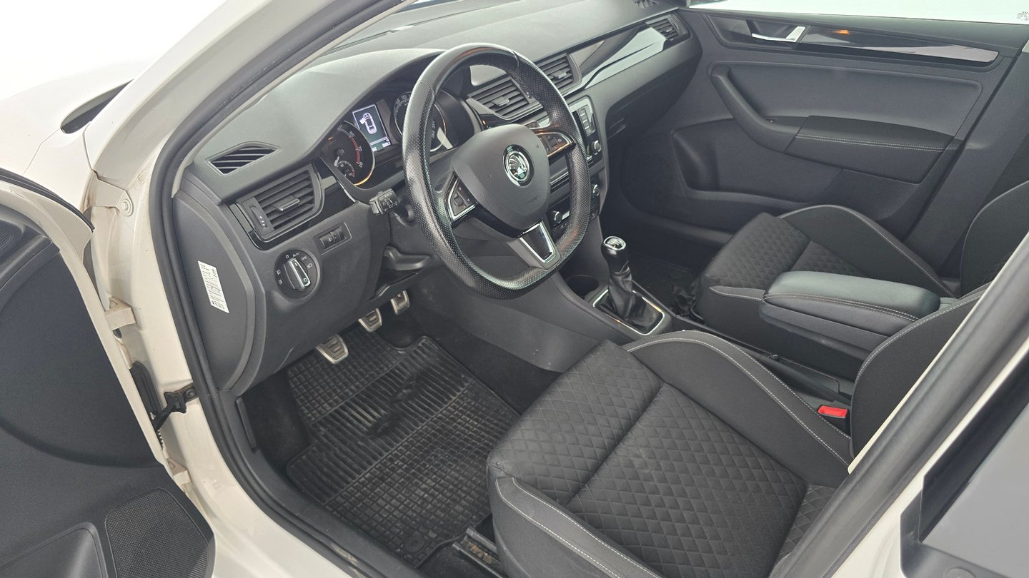 Škoda RAPID SPACEBACK Sport TSI | Bild 12 von 24