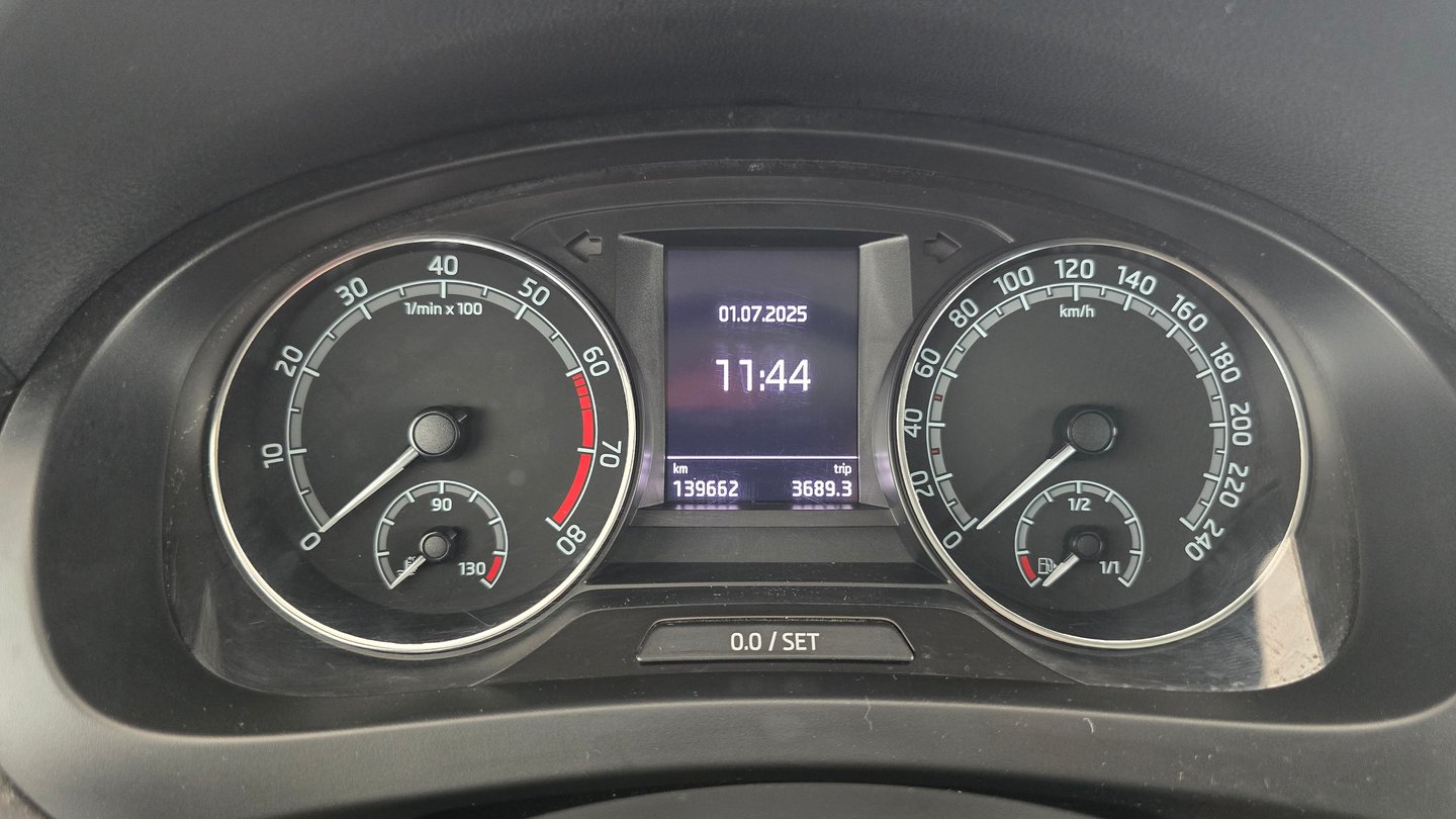 Škoda RAPID SPACEBACK Sport TSI | Bild 16 von 24