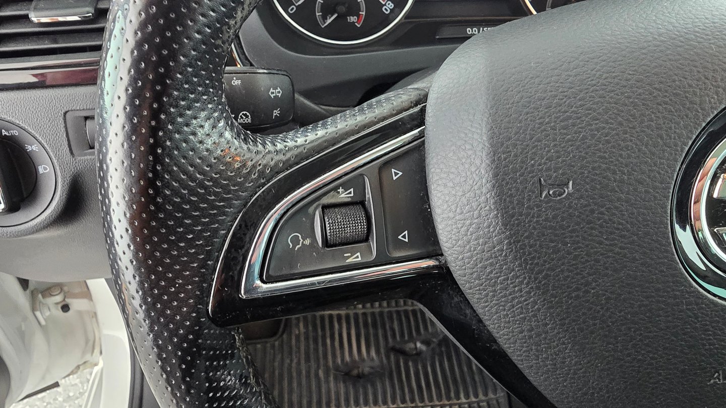 Škoda RAPID SPACEBACK Sport TSI | Bild 14 von 24