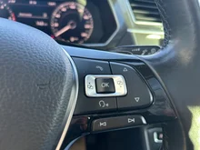 VW Tiguan Highline TDI SCR 4MOTION DSG in 2T Deep Black Perleffekt