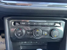 VW Tiguan Highline TDI SCR 4MOTION DSG in 2T Deep Black Perleffekt