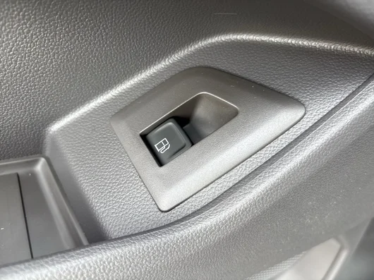 Bild eines VW California Ocean eHybrid 180 kW 4M