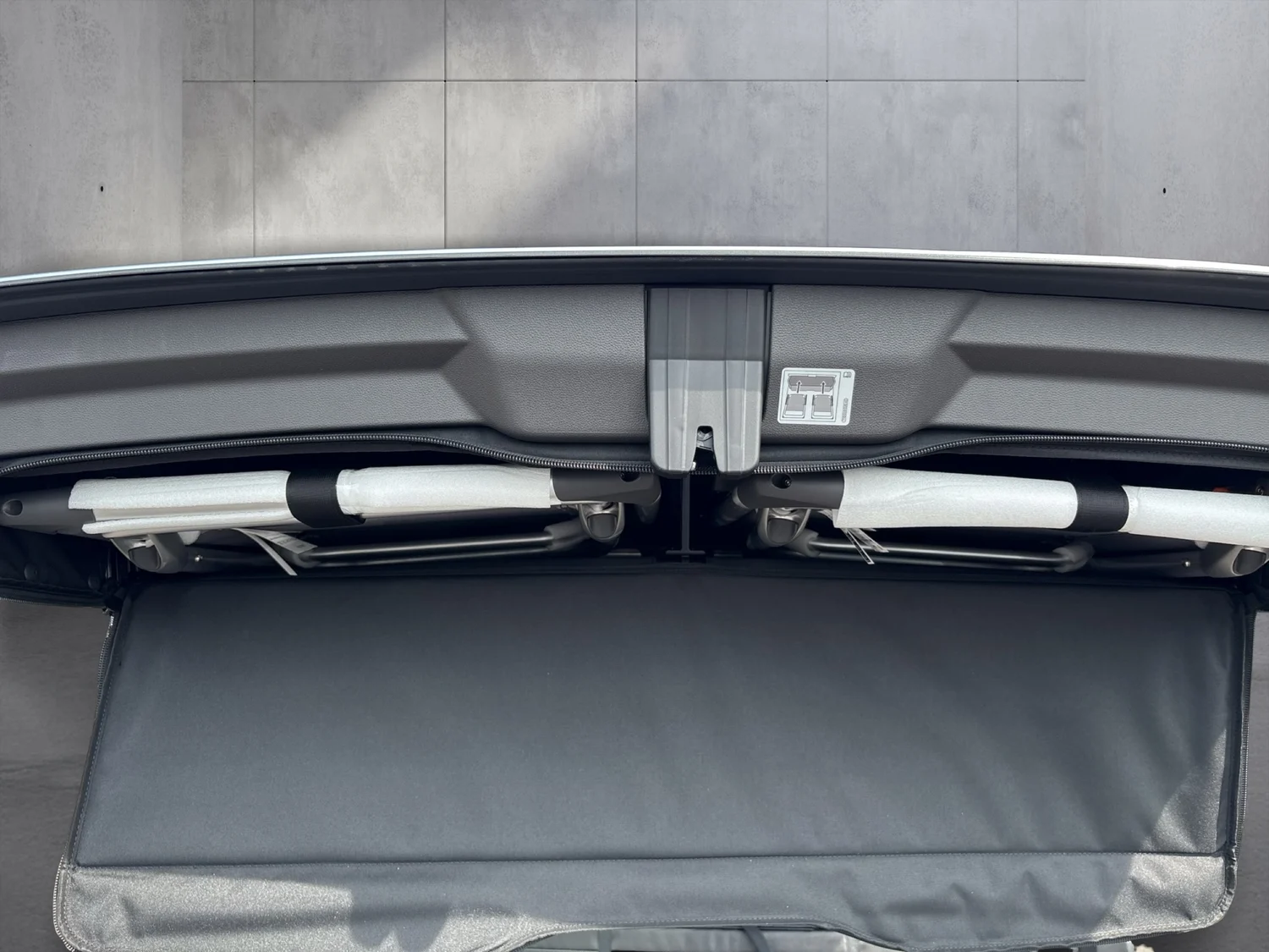 Bild eines VW California Ocean eHybrid 180 kW 4M