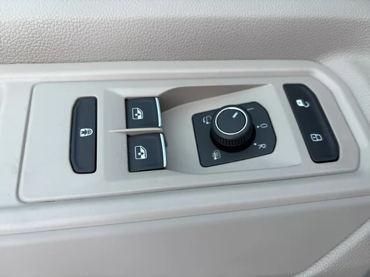 Bild eines VW California Ocean eHybrid 180 kW 4M