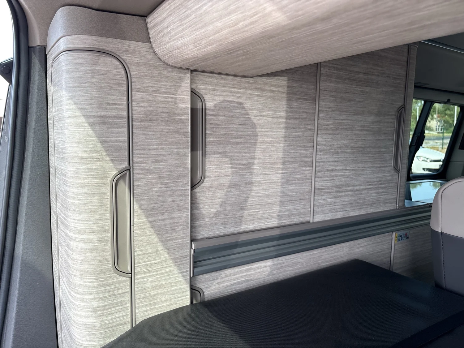 Bild eines VW California Ocean eHybrid 180 kW 4M