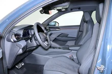 CUPRA Terramar 1.5 e-TSI 150 PS DSG in Fjord-Blau