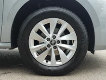 Škoda Kamiq Selection TSI in Smokey Diamond-Silber Metallic