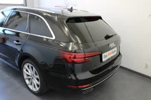 Audi A4 Avant 2.0 TDI quattro Design in mittelgrau - metallic