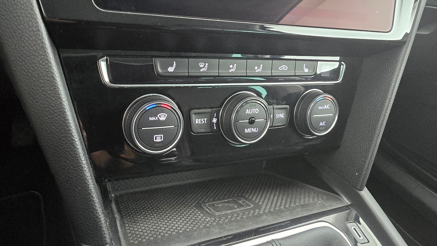 VW Passat Variant Elegance TDI | Bild 22 von 27