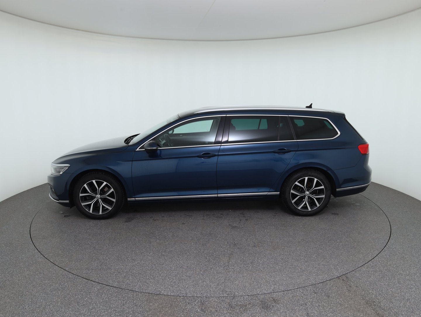 VW Passat Variant Elegance TDI | Bild 8 von 27