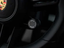Porsche Taycan 4S Sport Turismo in vulkangraumetallic