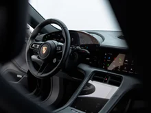 Porsche Taycan 4S Sport Turismo in vulkangraumetallic