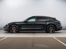 Porsche Taycan 4S Sport Turismo in vulkangraumetallic