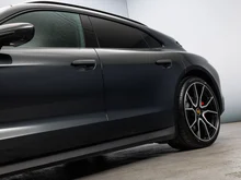 Porsche Taycan 4S Sport Turismo in vulkangraumetallic