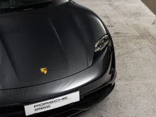 Porsche Taycan 4S Sport Turismo in vulkangraumetallic