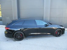 Audi A5 Avant e-hybrid quattro 220 kW in Mythosschwarz Metallic