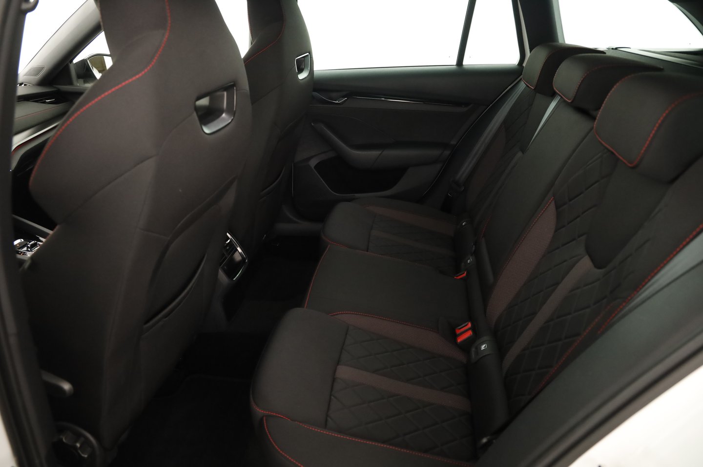 Škoda OCTAVIA Combi RS TDI DSG | Bild 24 von 28