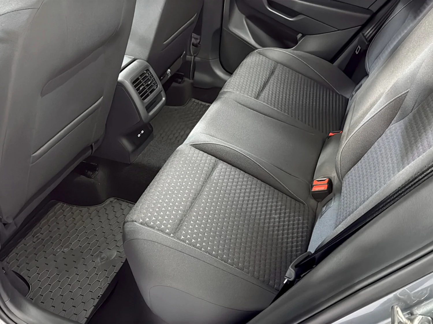 Bild eines VW T-Roc Life eTSI DSG