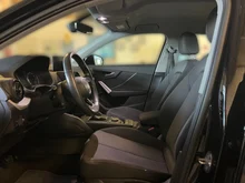Audi Q2 1.0 TFSI in brillantschwarz Klar
