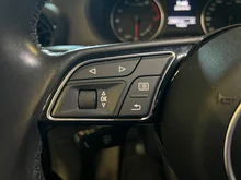 Audi Q2 1.0 TFSI in brillantschwarz Klar