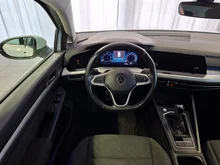 VW Golf Variant Life TDI in Pure White