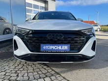 Audi Q8 55 e-tron quattro business in Gletscherweiss Metallic