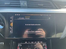 Audi Q8 55 e-tron quattro business in Gletscherweiss Metallic