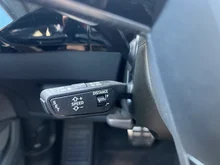 Audi Q8 55 e-tron quattro business in Gletscherweiss Metallic