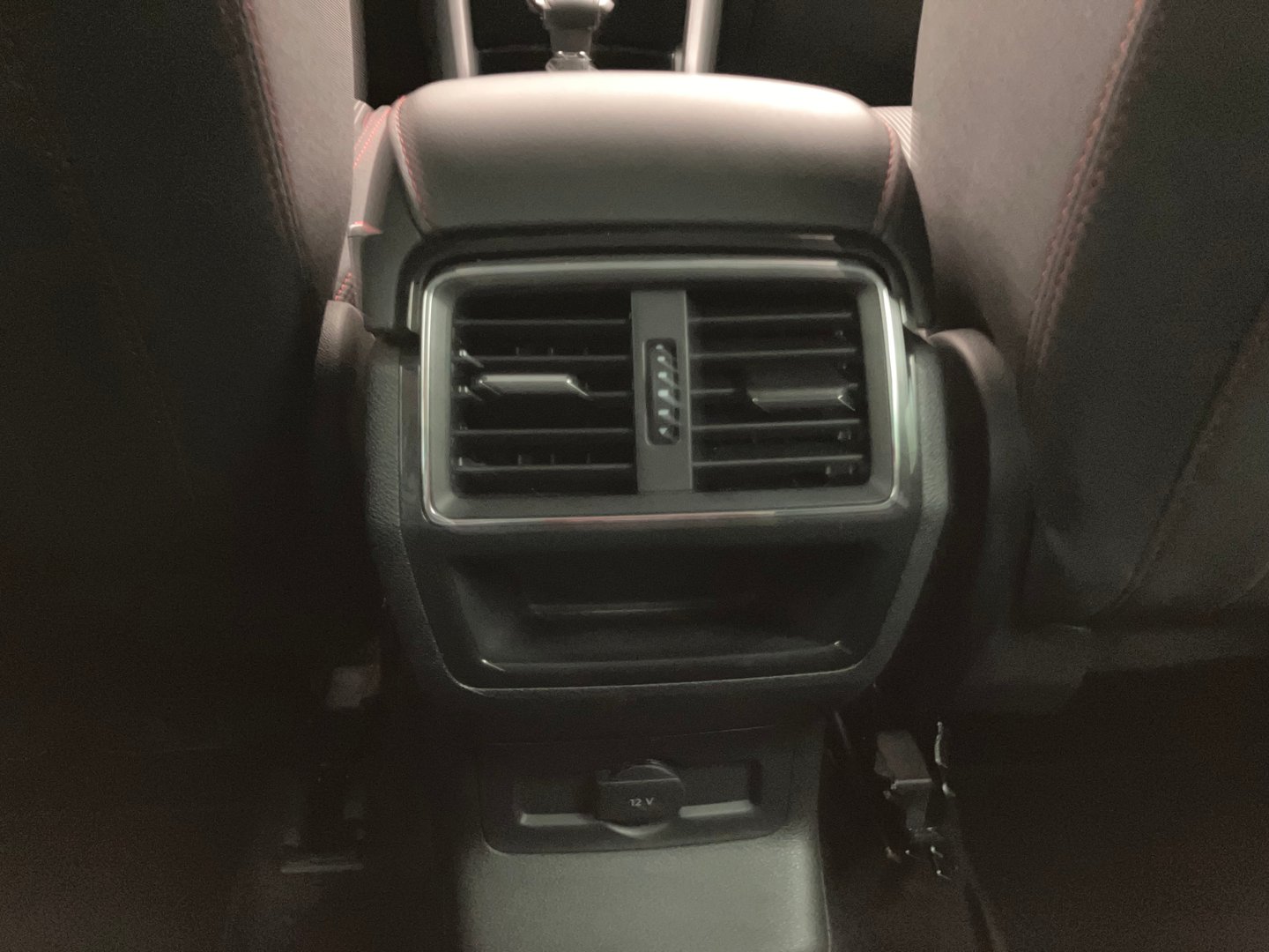 Škoda KAROQ 4x4 Style SC TDI DSG | Bild 24 von 28