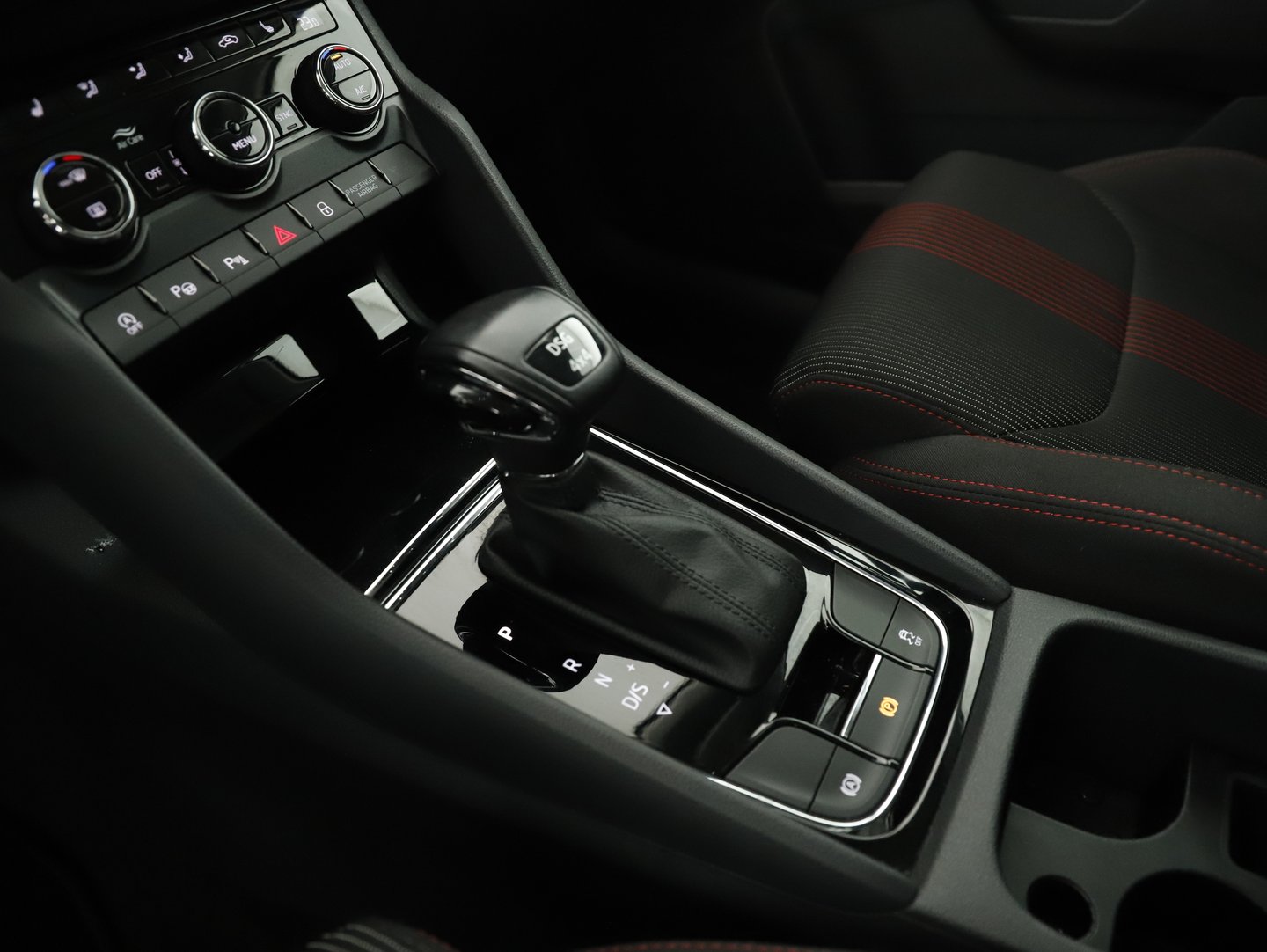 Škoda KAROQ 4x4 Style SC TDI DSG | Bild 22 von 28